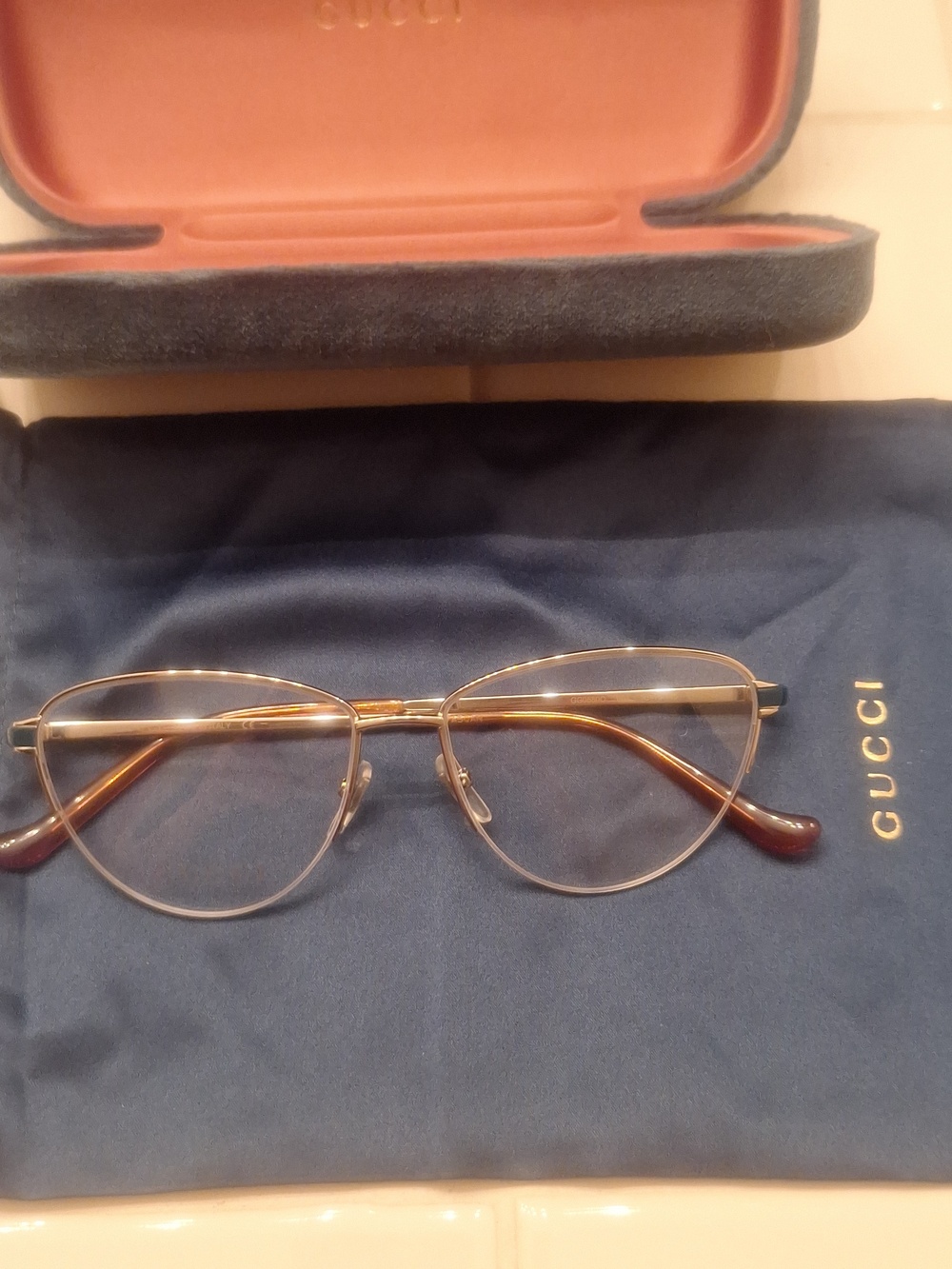 Gucci Clear Frame Glasses - Picture 3 of 13